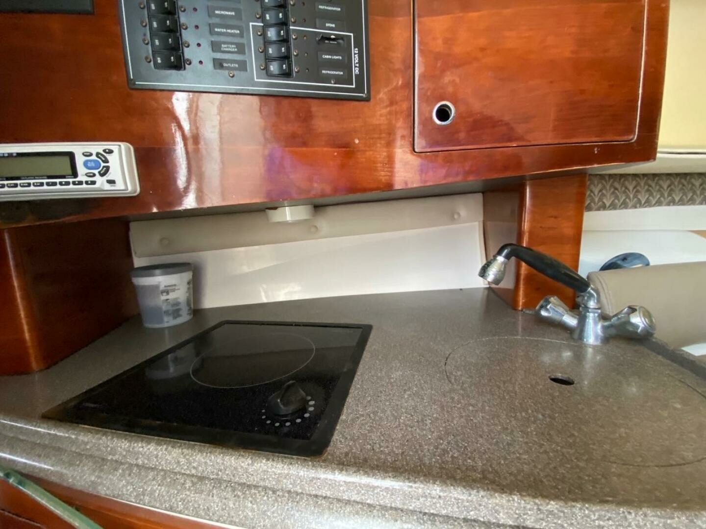 2003 Edgewater 265 Express - Image 10