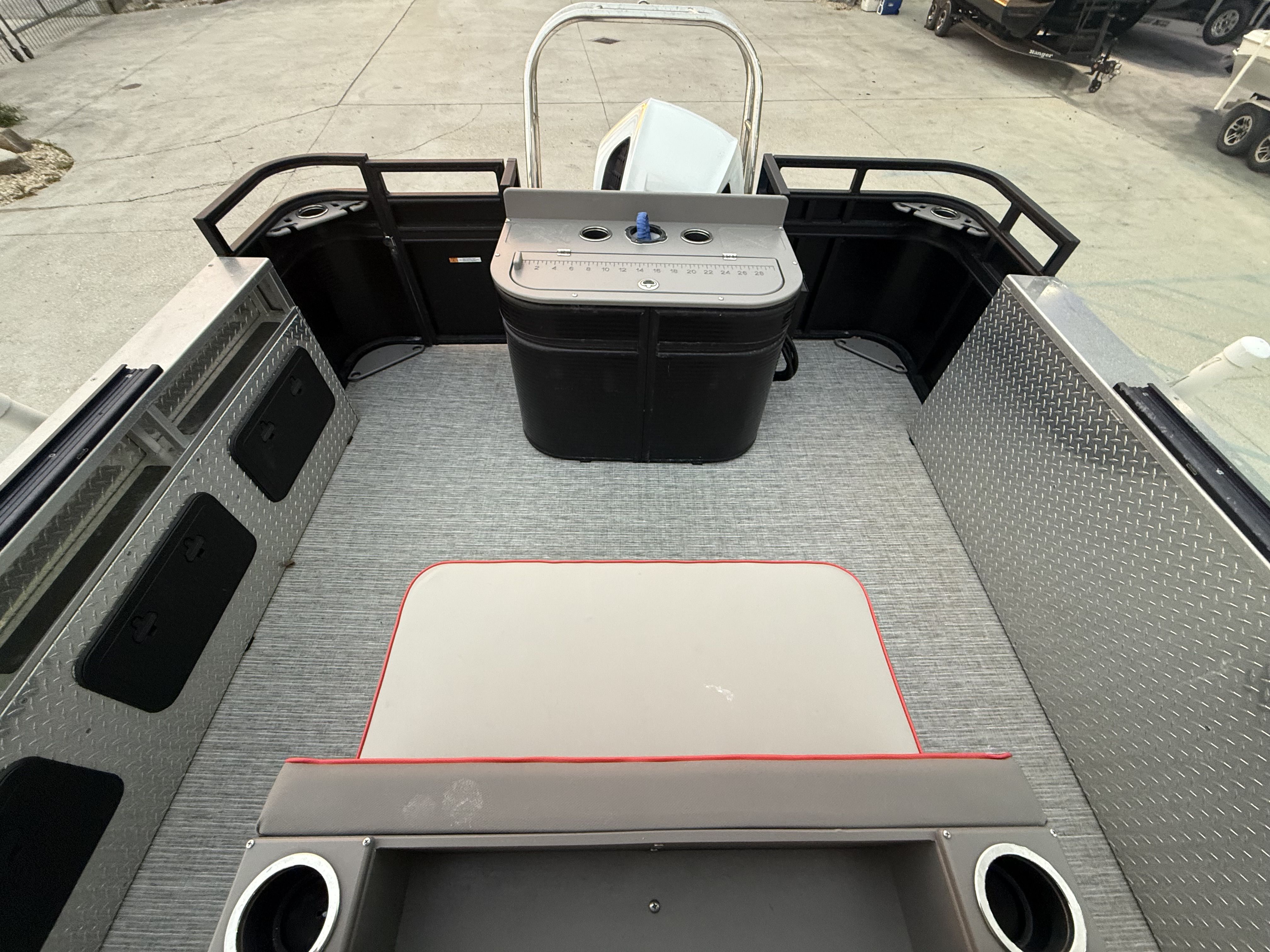 2022 Apex 8524 Pro Fish N Cruise - 23
