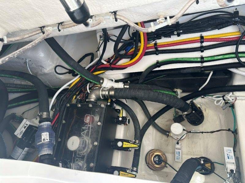 2026 Robalo R300 Center Console - 25