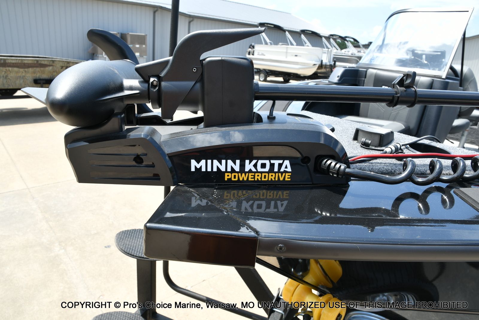 2026 Tracker Targa V-19 Combo - 25
