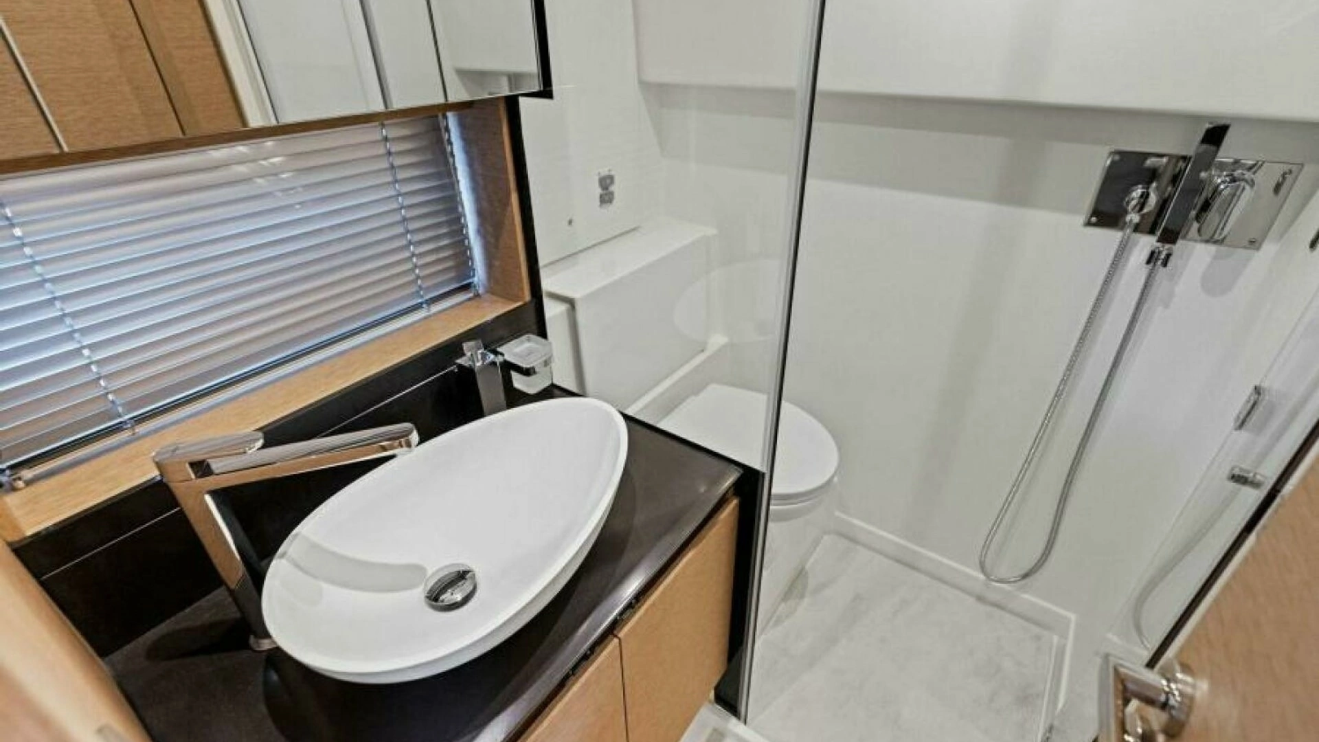 2025 Prestige 460 - Image 23