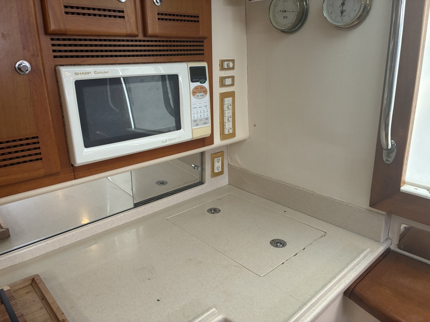 2000 Cabo 45 Express - Image 15