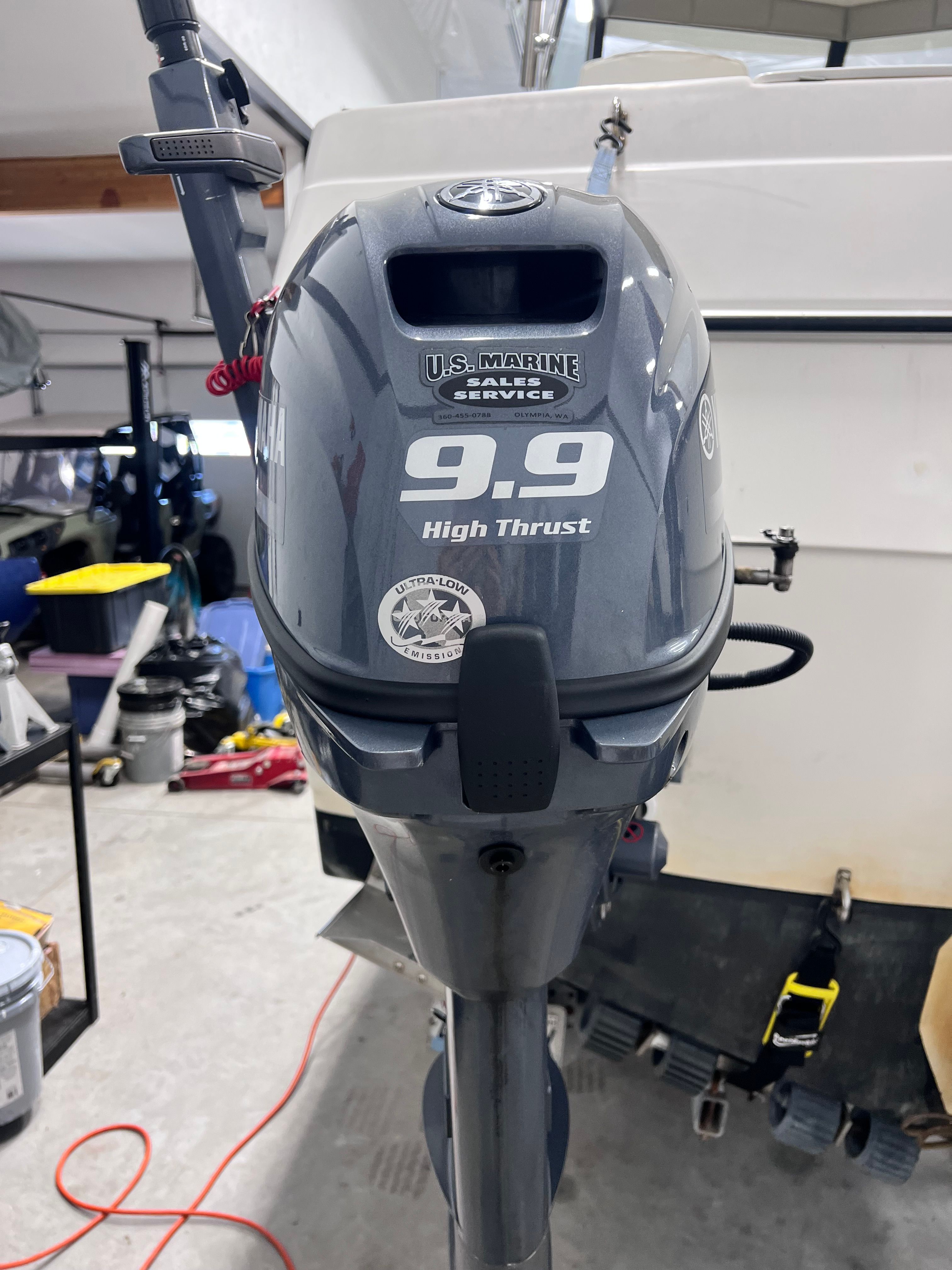 Yamaha 9.9 High Thrust outboard motor on 1997 Bayliner 2452.