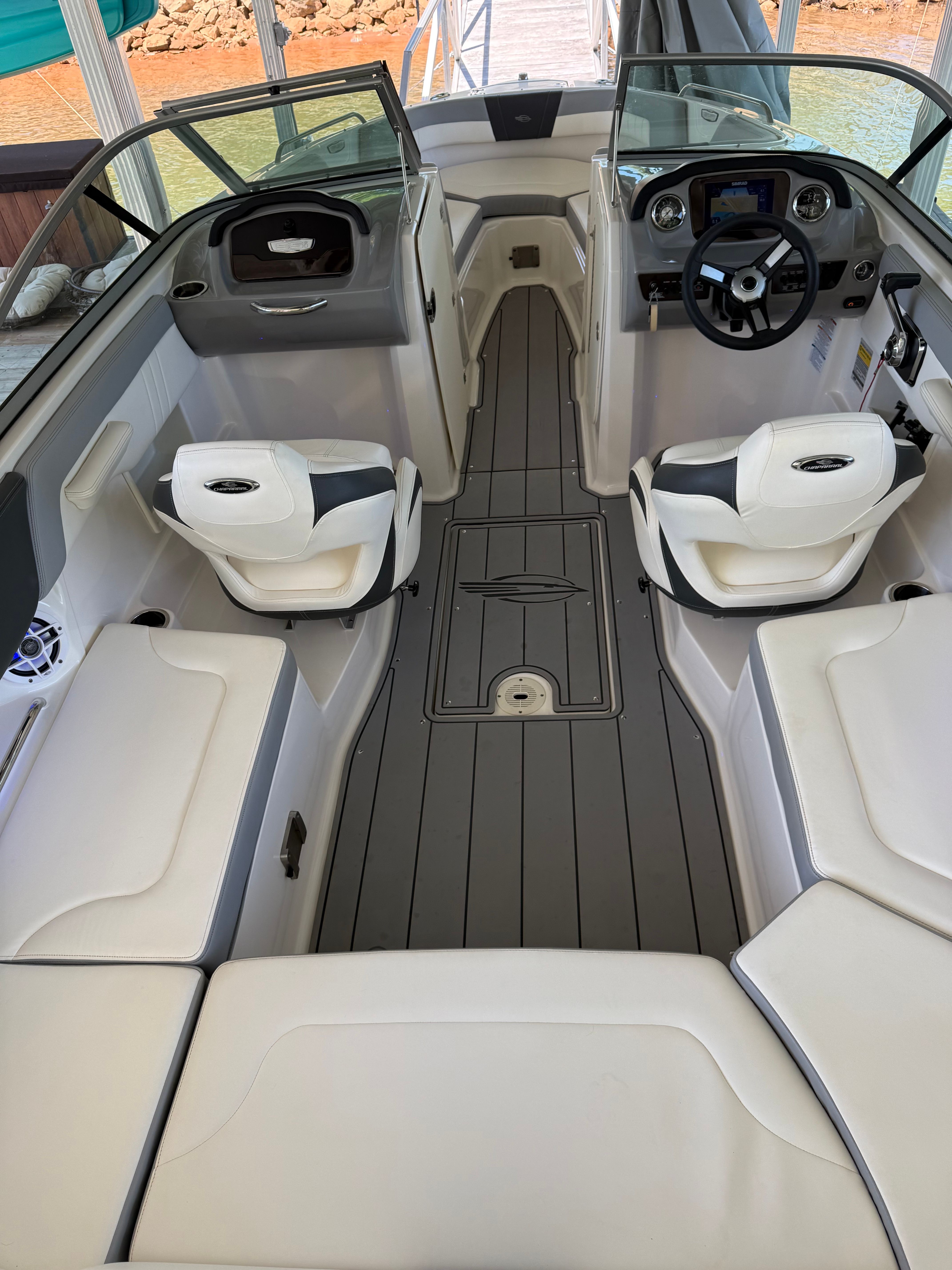 2022 Chaparral 23 SSi - 10