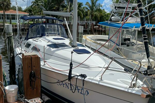 2006 Hunter 33