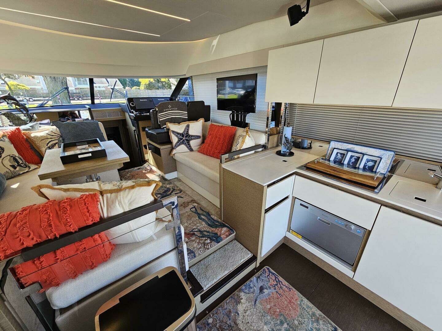 2018 Prestige 460 Fly - Image 7