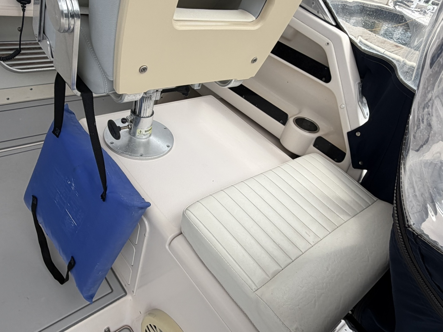 2004 Grady-White — - Image 37