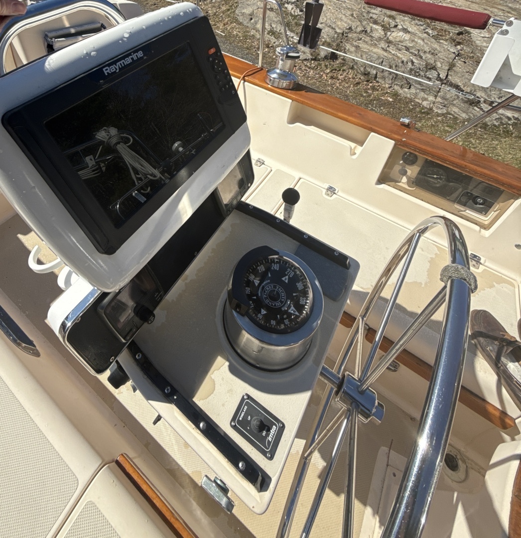 1995 Island Packet 37 - Image 16