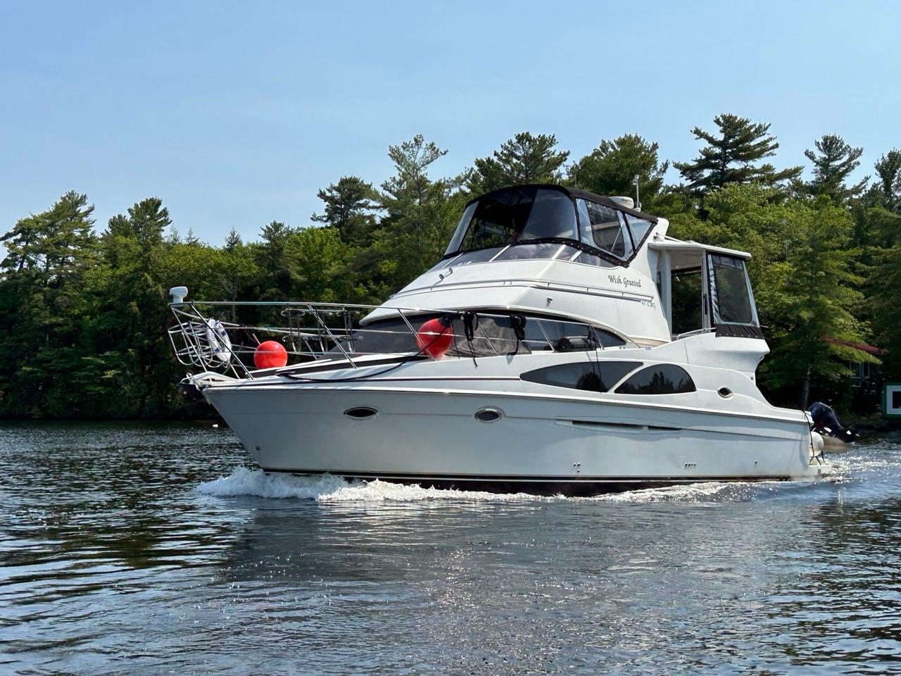 2005 Carver 41 Cockpit Motor Yacht