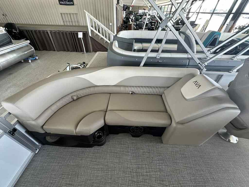 2026 Avalon LSZ Quad Lounger 23 FT - 11