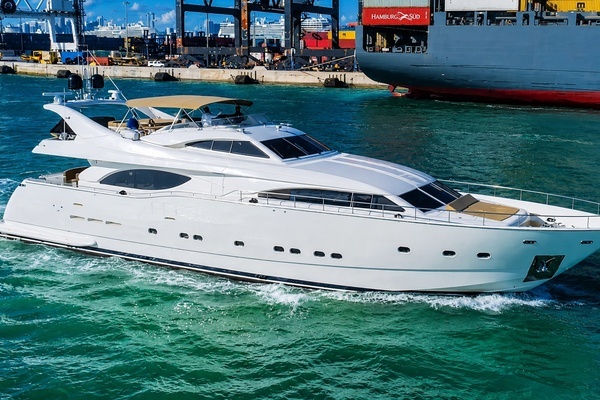 2000 Ferretti Yachts Custom Line 94