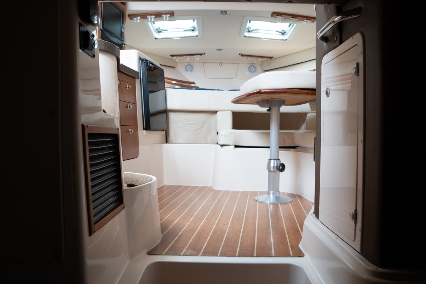 2009 Grady-White Express 330 - Image 16