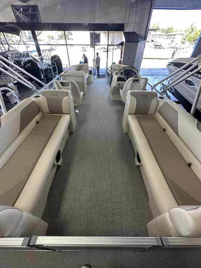 2026 Avalon Venture 2385 QL - 15