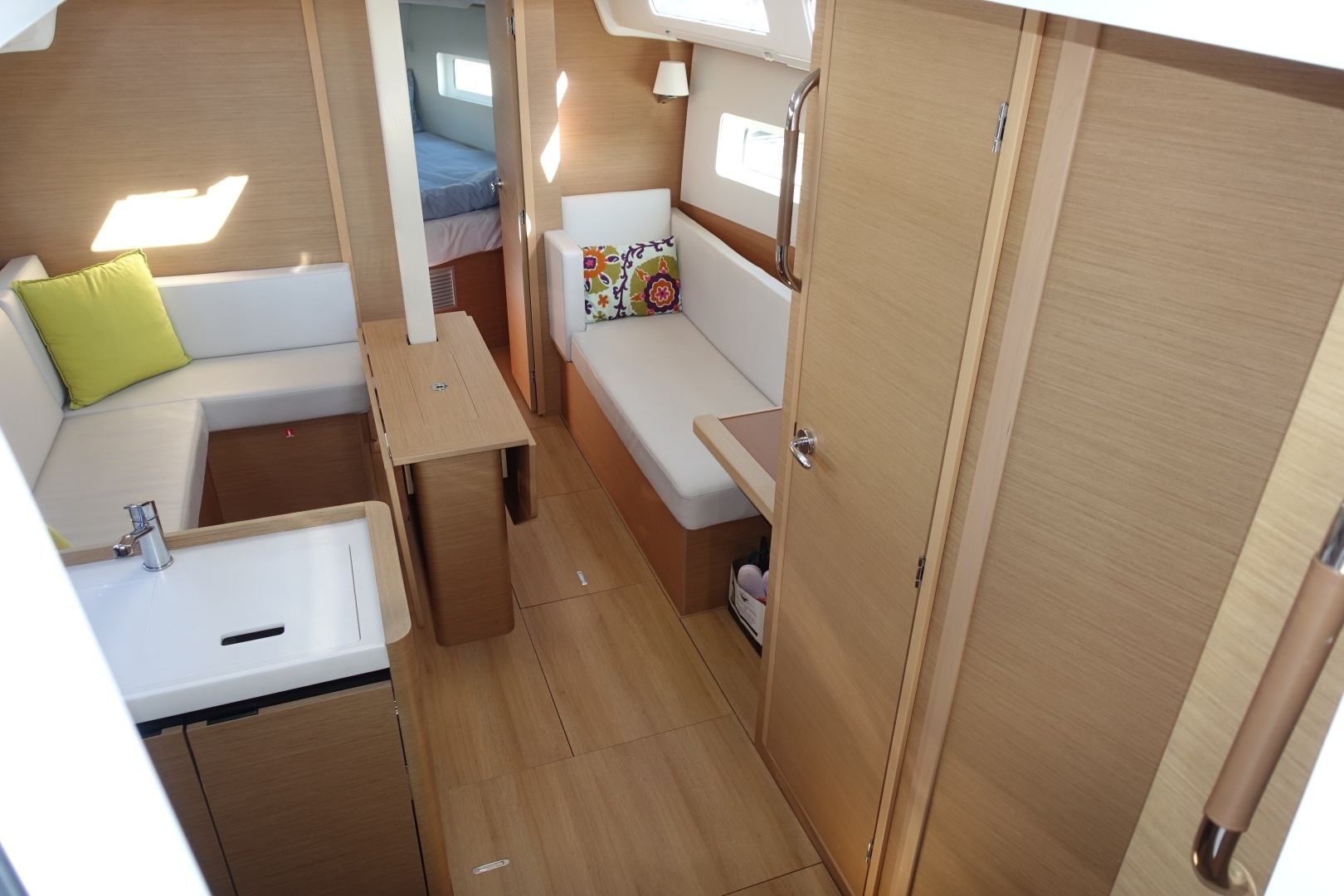 2023 Jeanneau 380 PERFORMANCE - Image 15