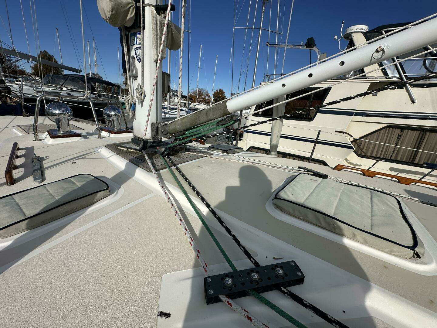 1999 Tartan 4600 - Image 17
