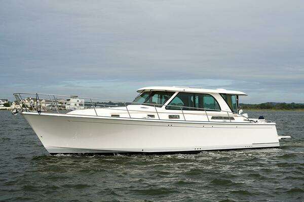 2027 Sabre 45 Salon Express