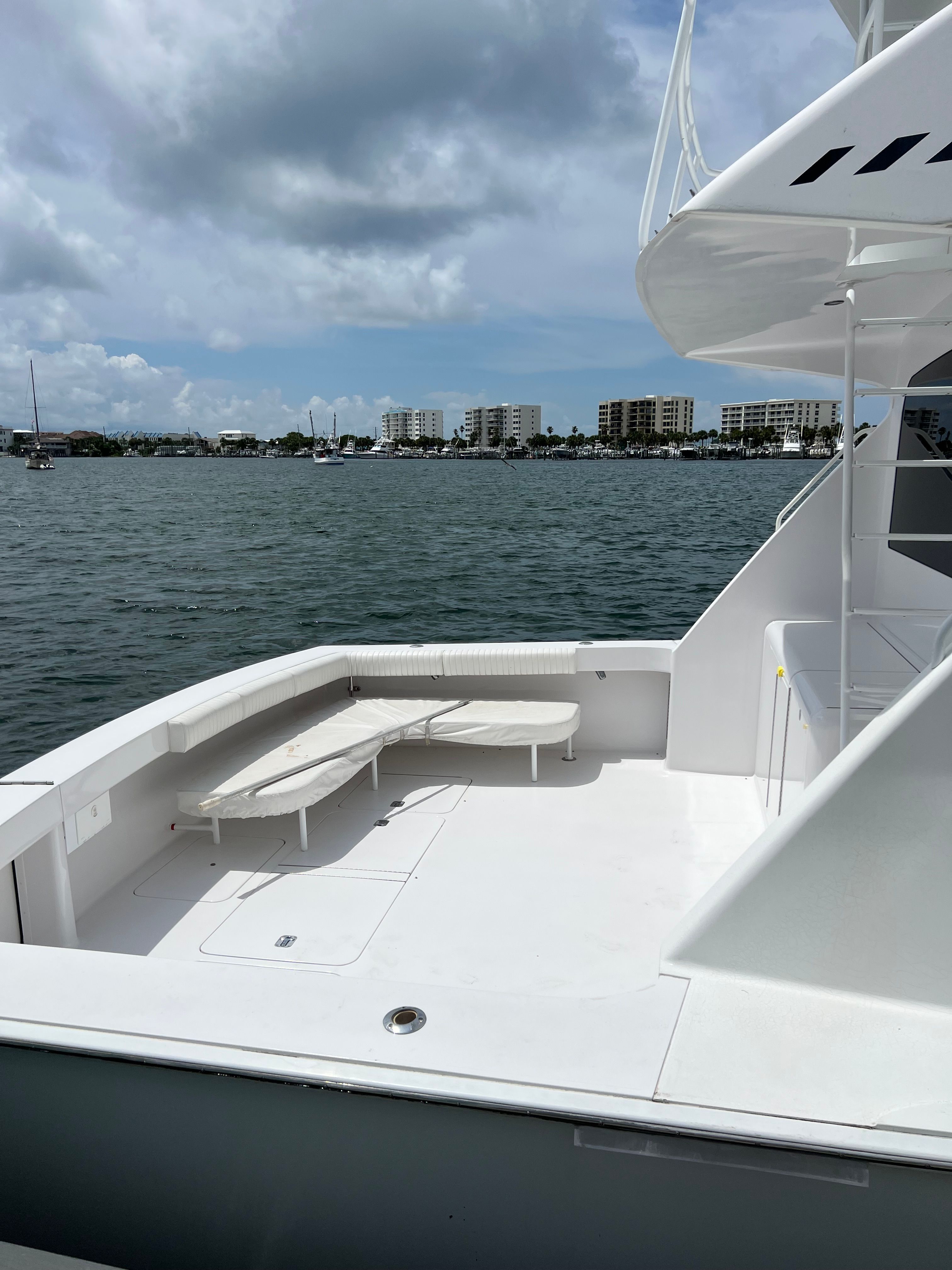 2002 Viking 61 Enclosed Bridge - 25
