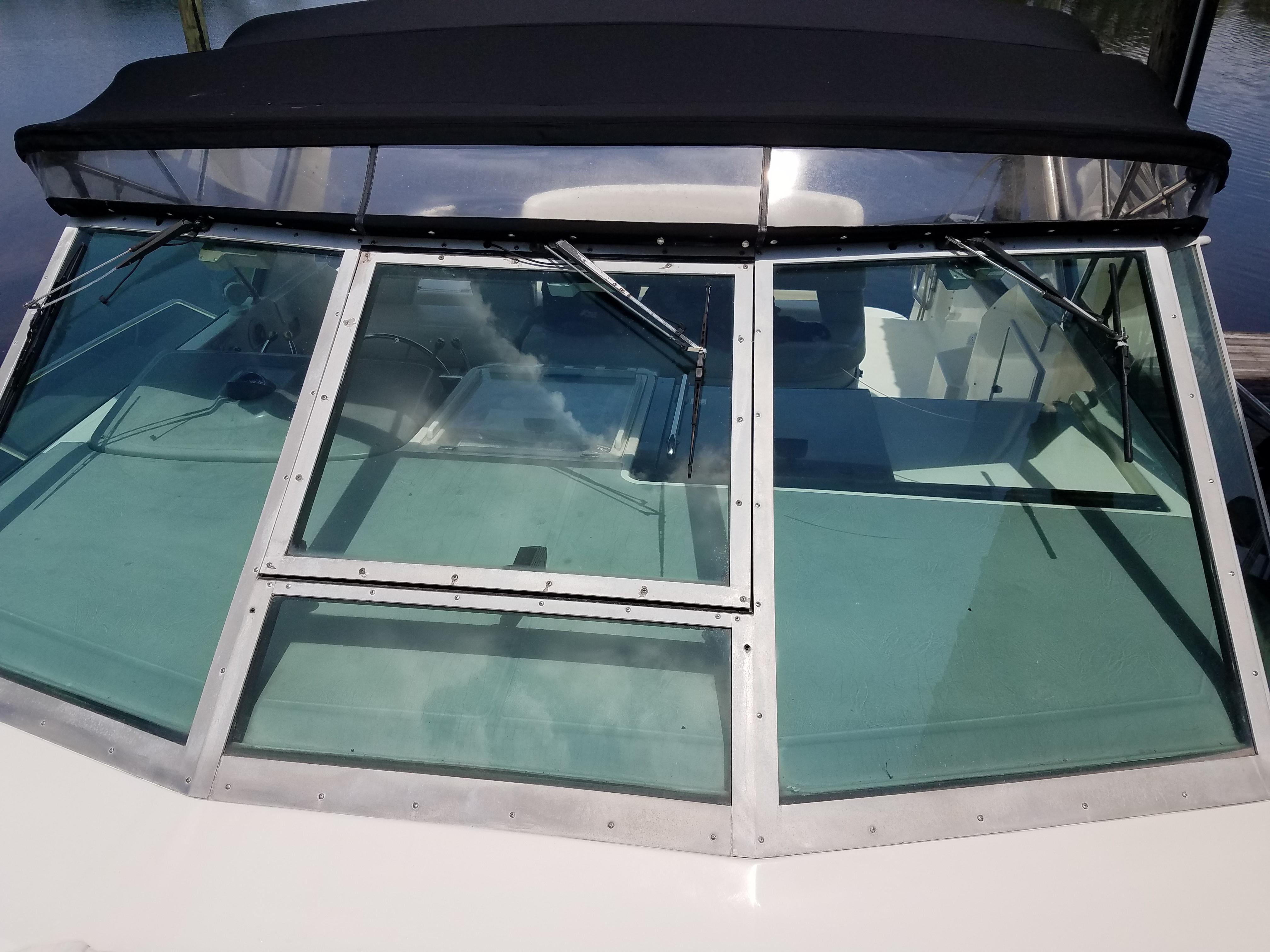 Opening wind screen