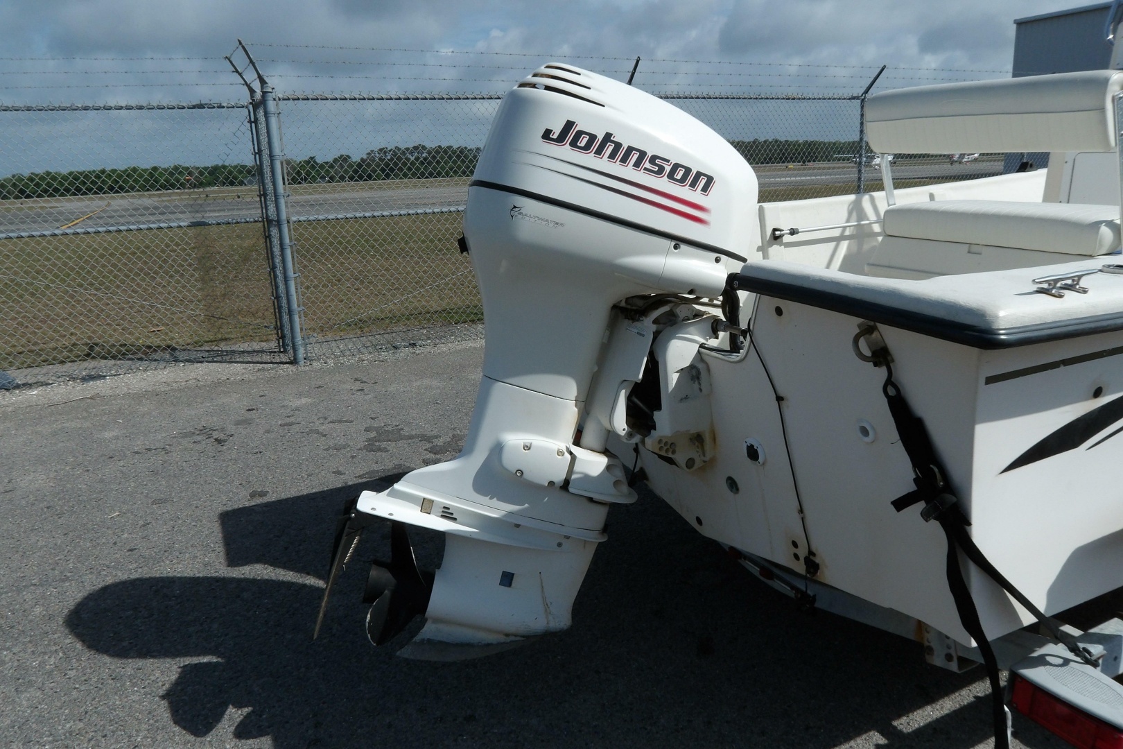 2005 May-Craft 1800 Skiff - Image 4