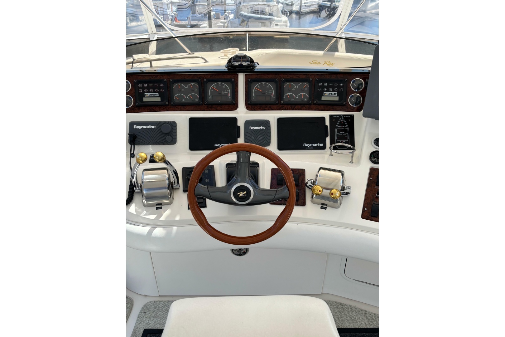 1999 Sea Ray 480 Sedan Bridge - Image 29