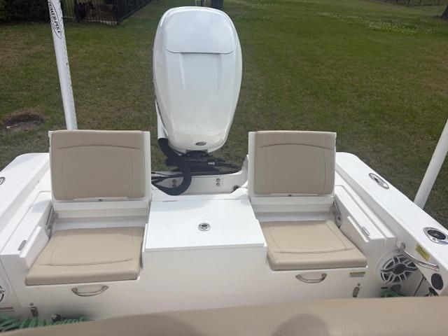 2022 Everglades 253 Center Console - 15