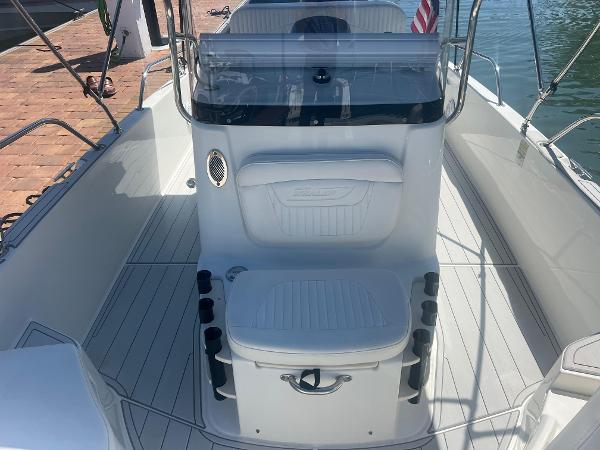2009 Boston Whaler 230 Dauntless - 10