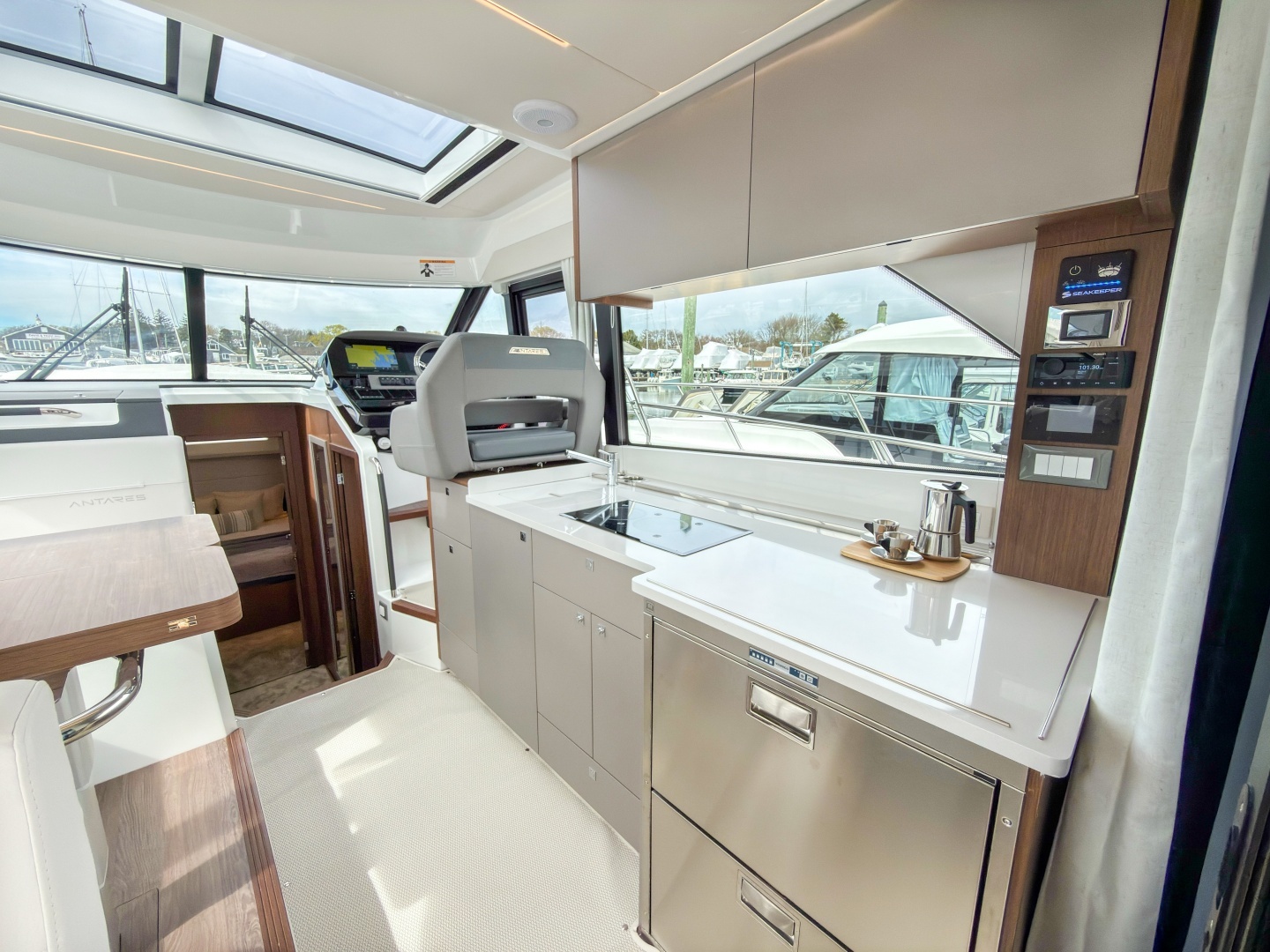 2026 Beneteau Antares 12 Coupe - Image 9