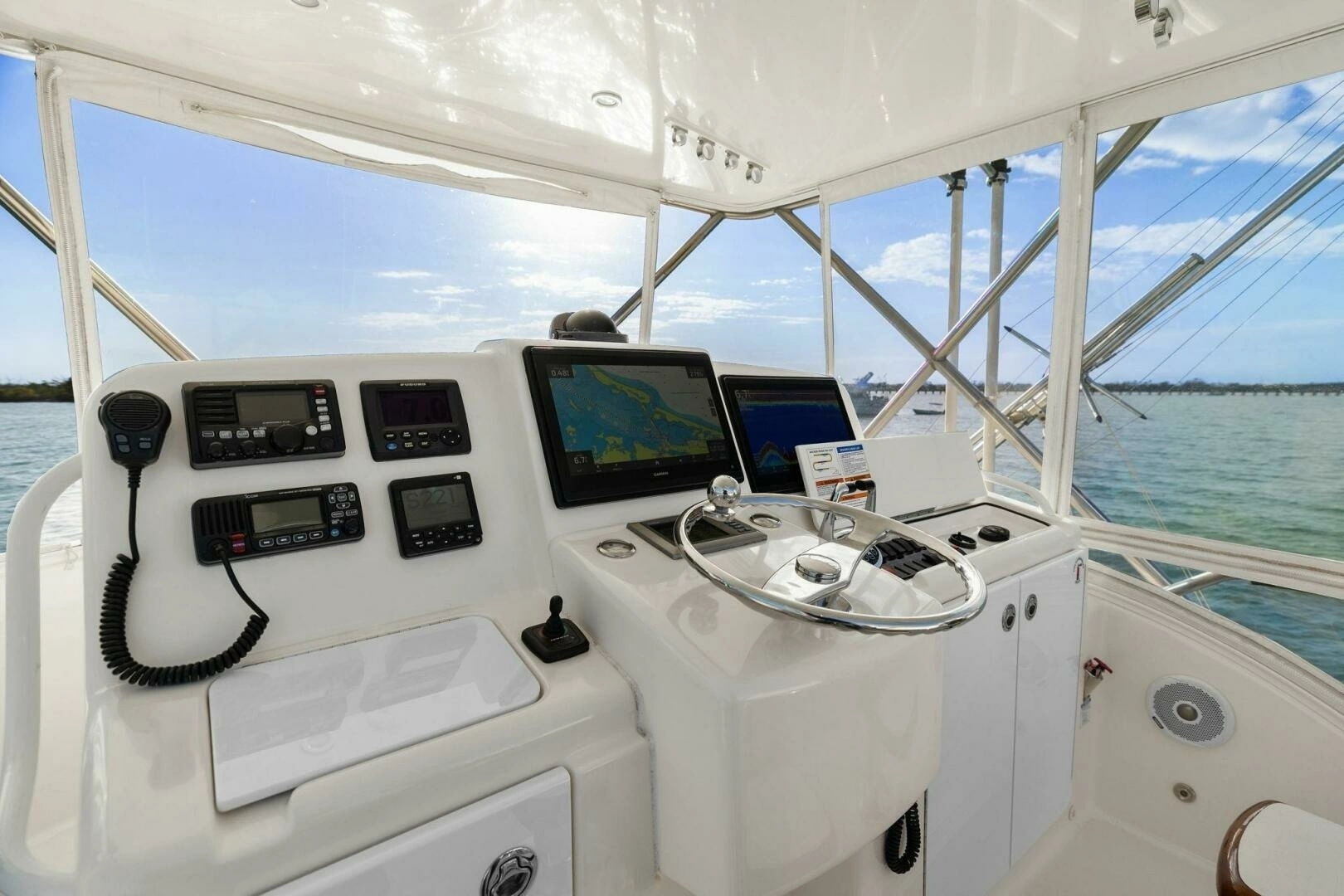 2013 Tiara Yachts 3900 Convertible - Image 8