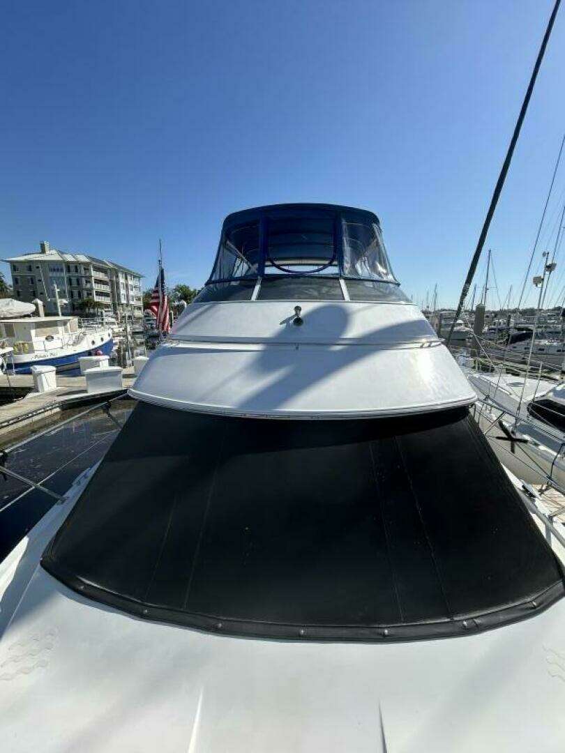 2005 Carver 366 MY - Image 9