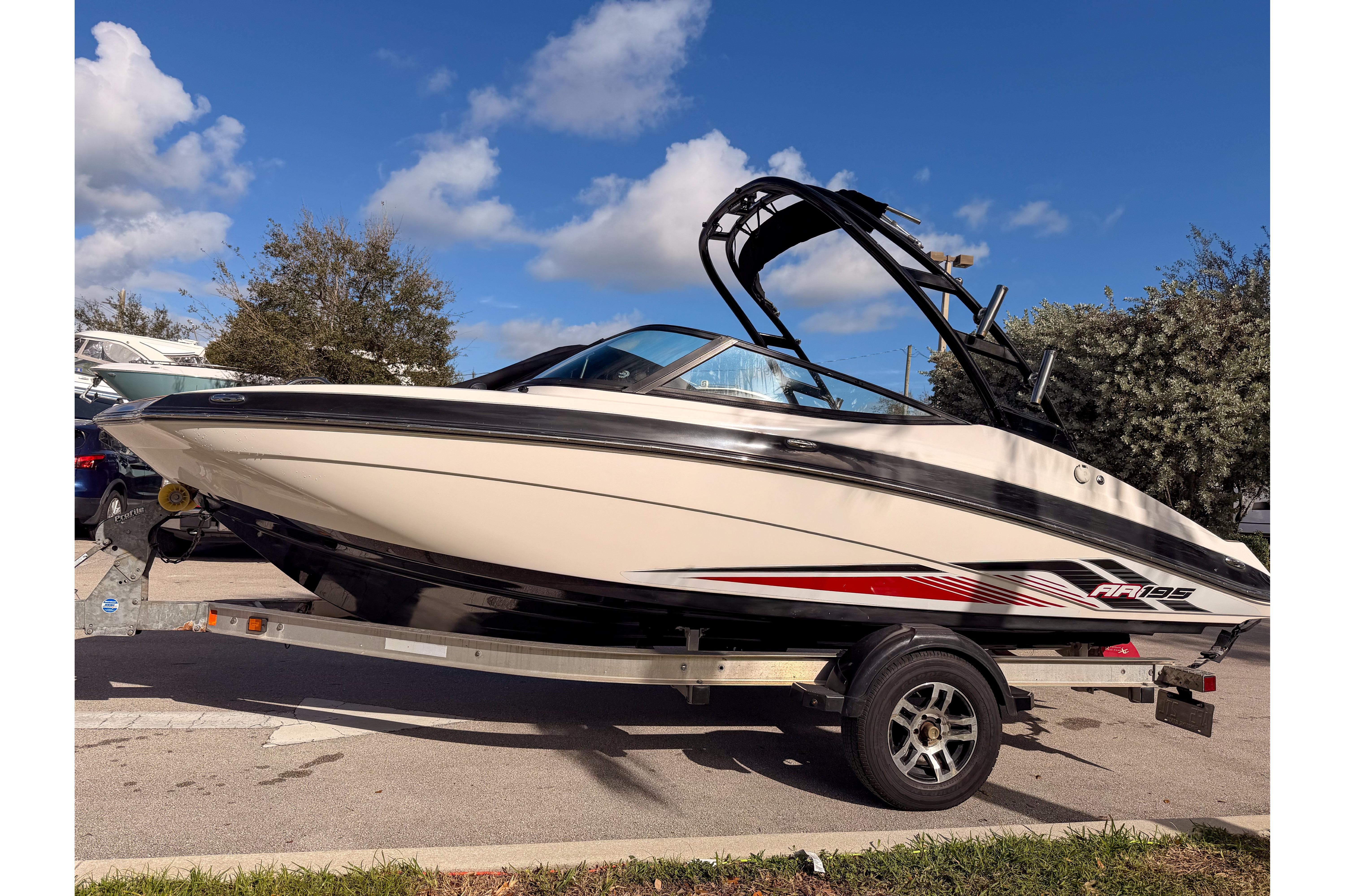 2017 Yamaha Boats AR195