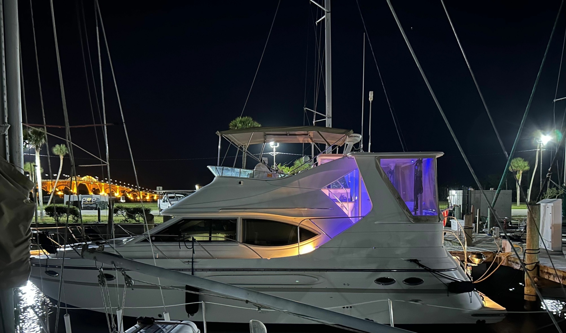 1998 Maxum 4100 SCA - Image 2