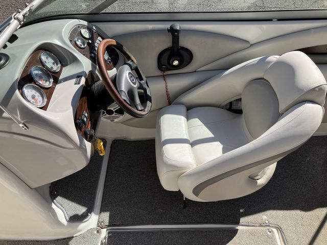 2008 Chaparral 204 - 12