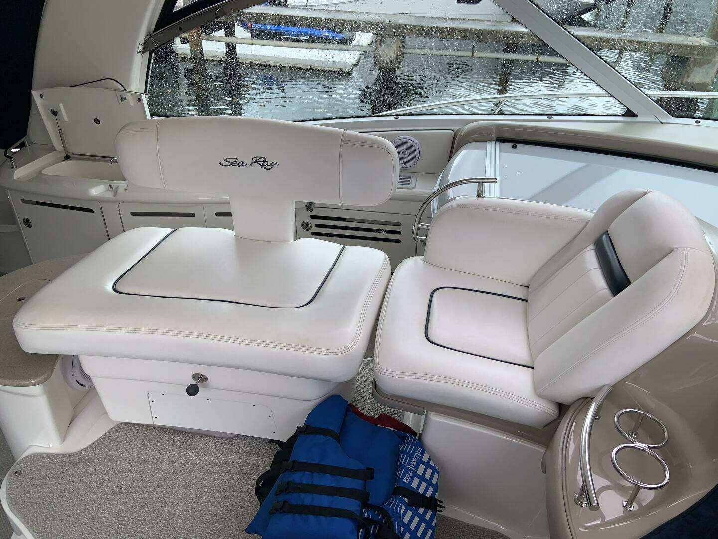 2005 Sea Ray 500 Sundancer - Image 11