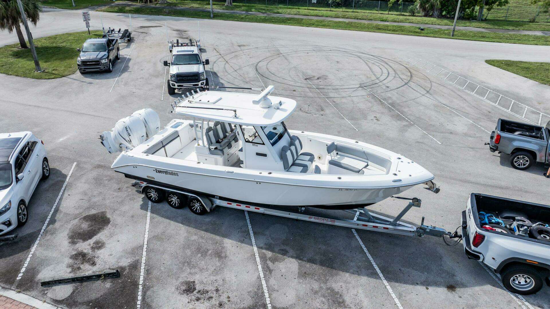2021 Everglades 335 Center Console - Image 57