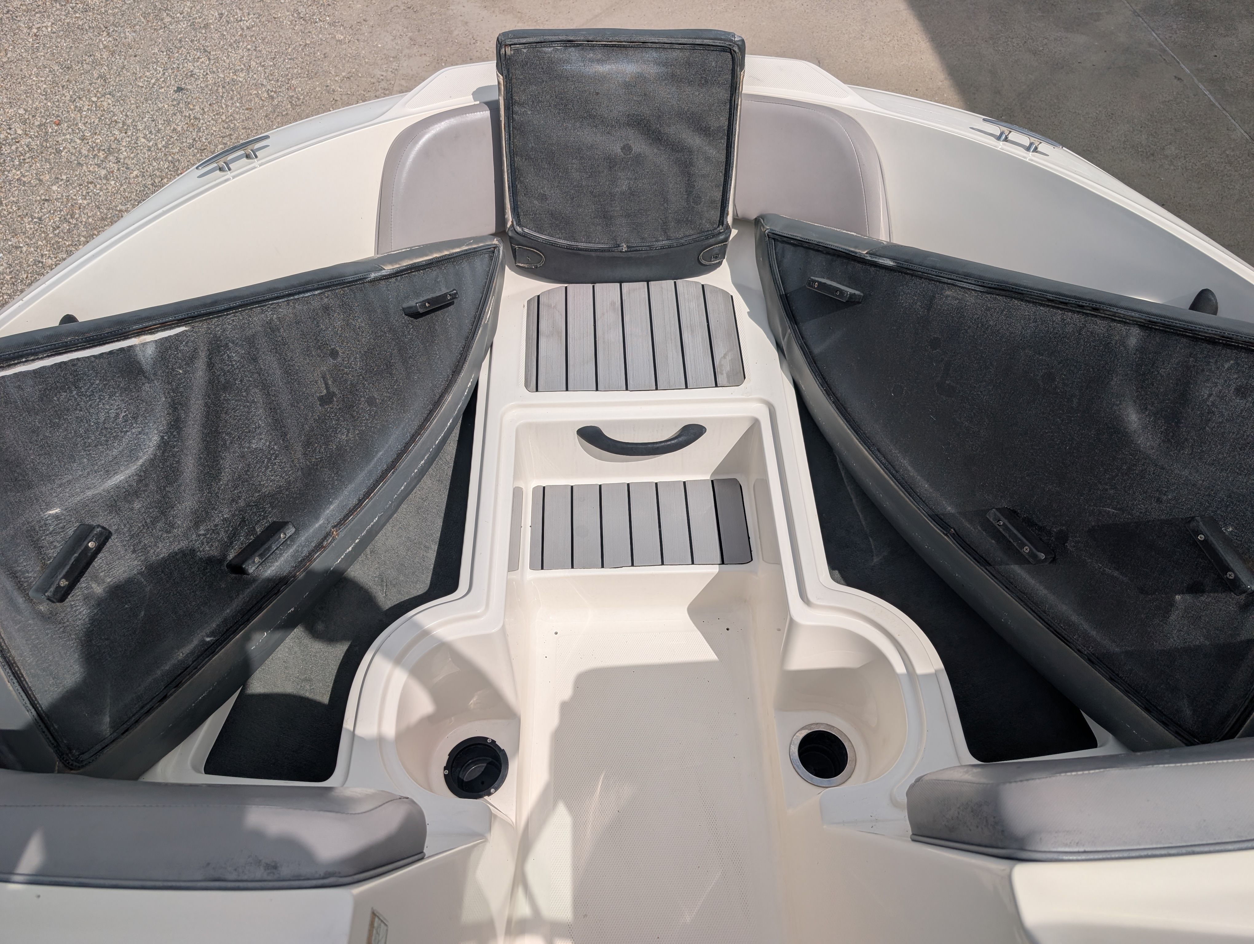 2016 SEA RAY 190 SPX - Image 12