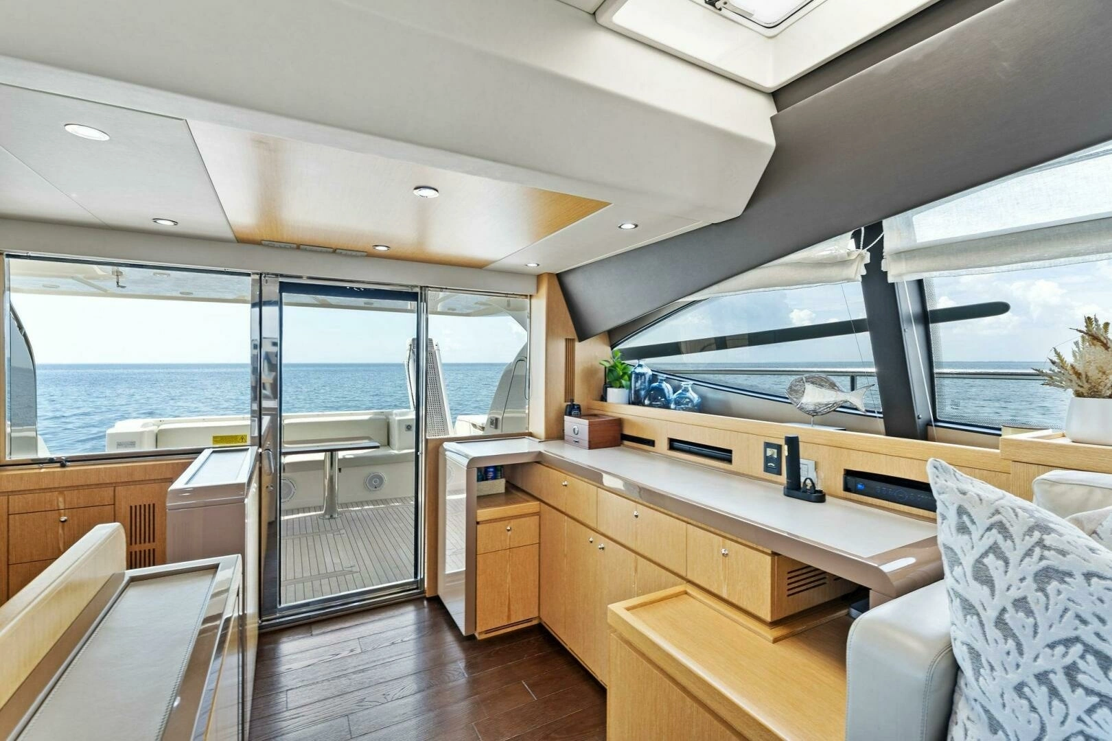 2013 Ferretti Yachts 620 - Image 13