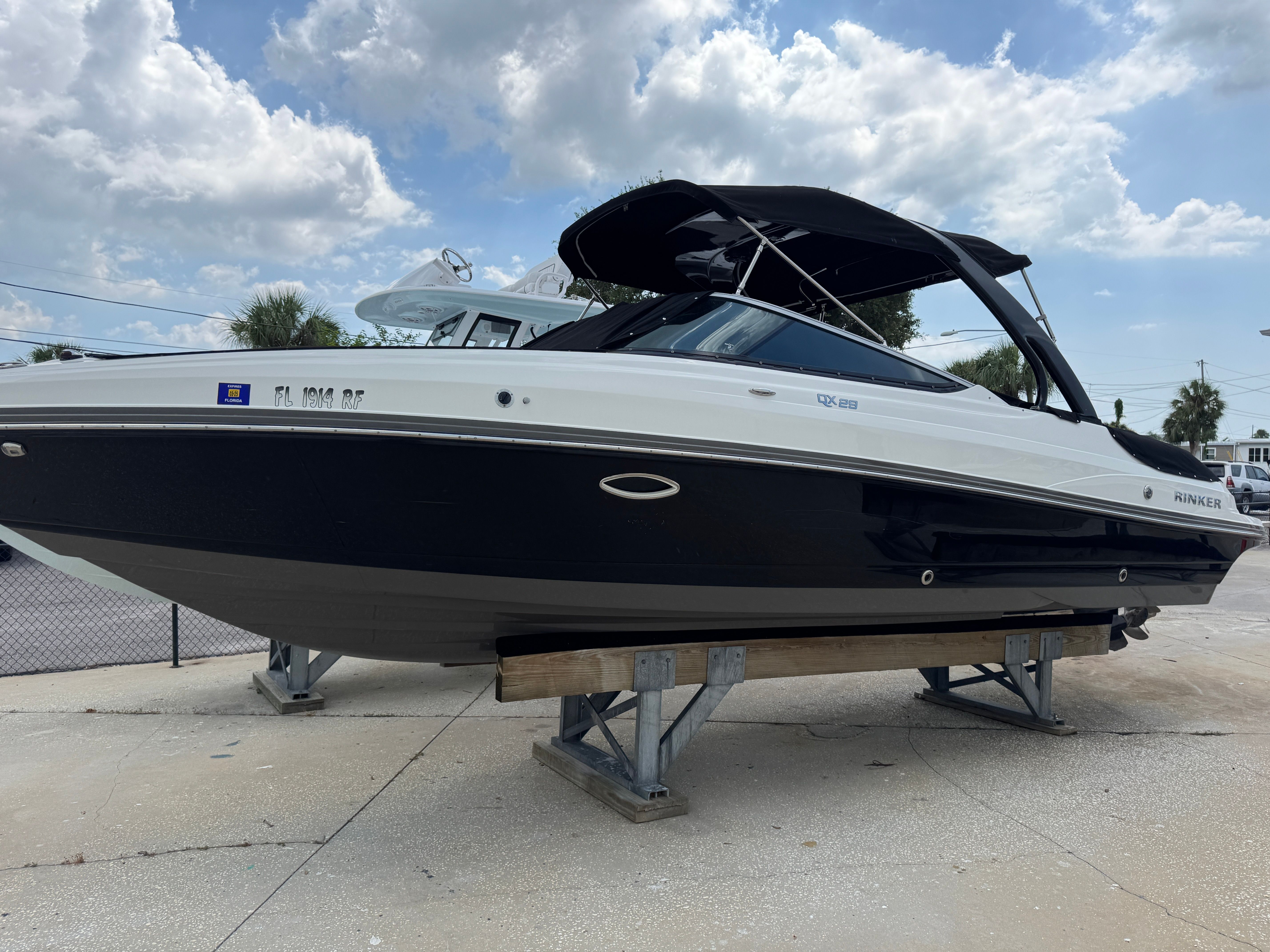 2017 Rinker QX29 BR
