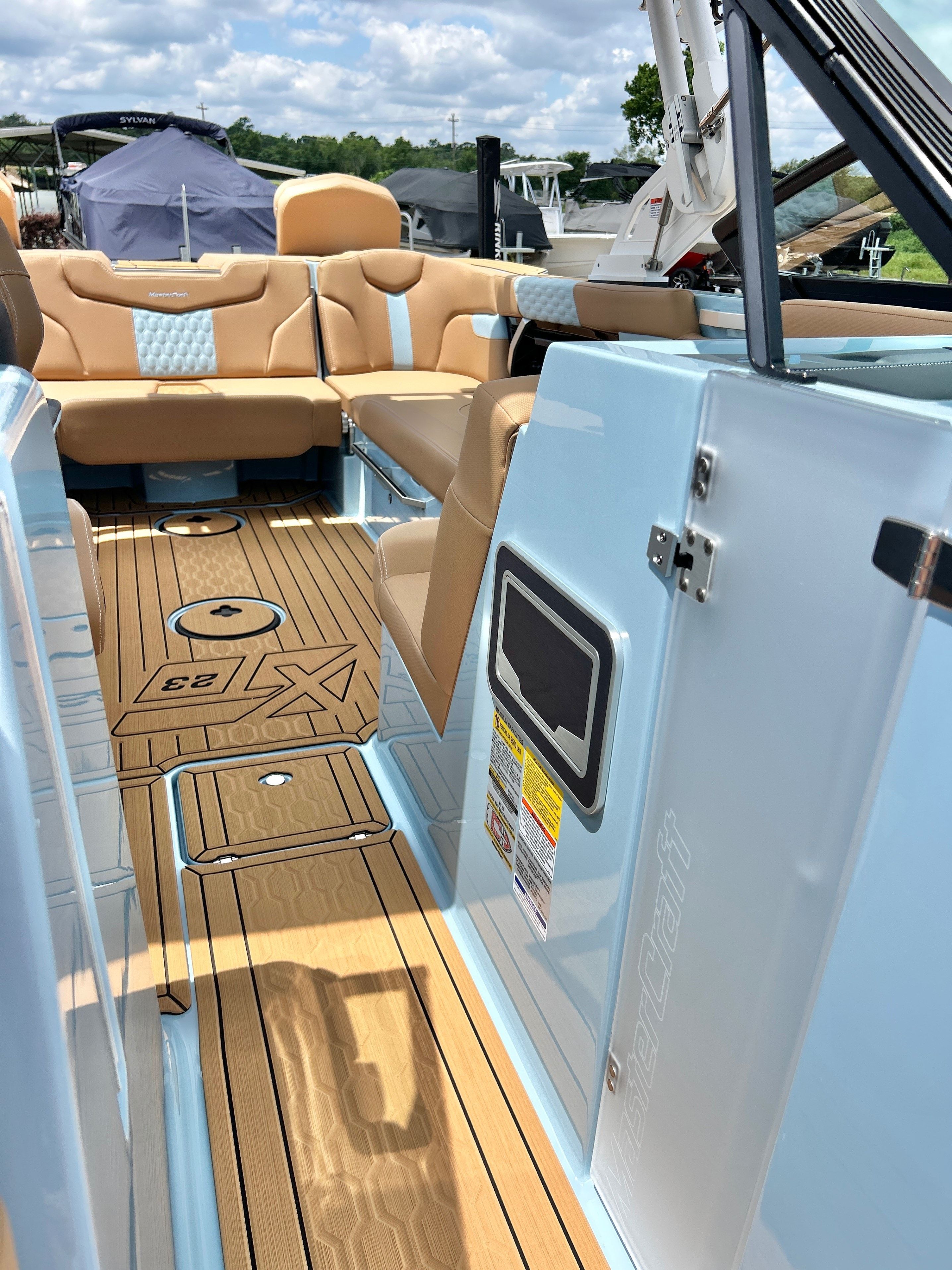 2026 MasterCraft XT23 - 25