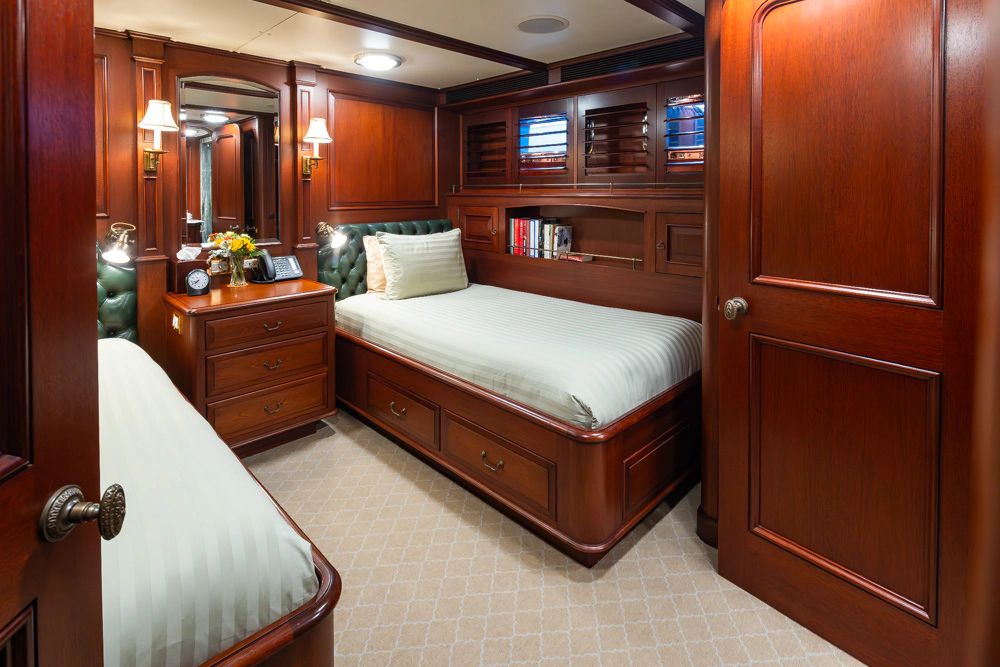 1989 Delta Marine Flybridge Motoryacht - 58