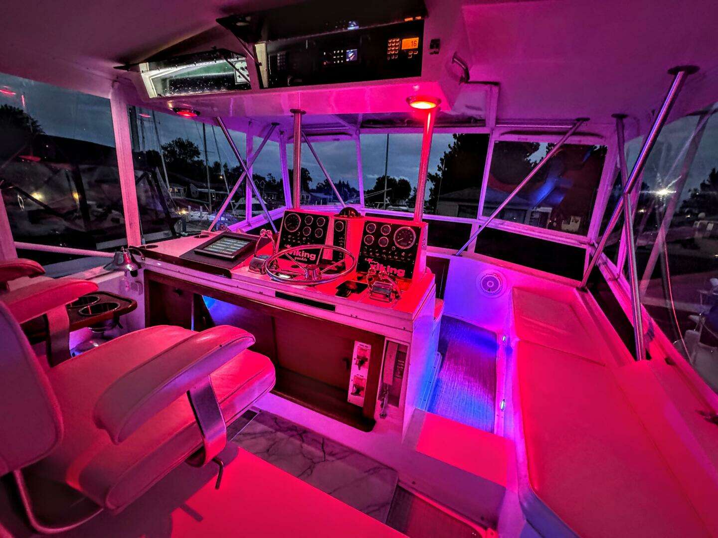 1987 Viking 48 Motor Yacht - Image 20