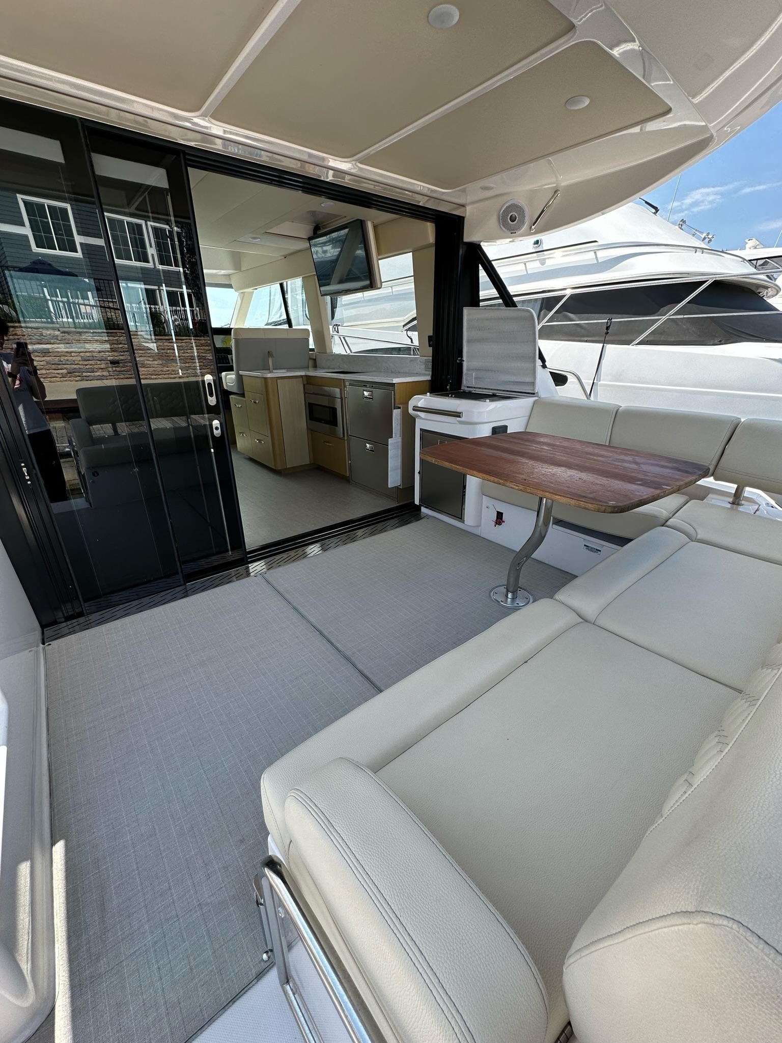 2021 Regal 42 Grande Coupe - 28