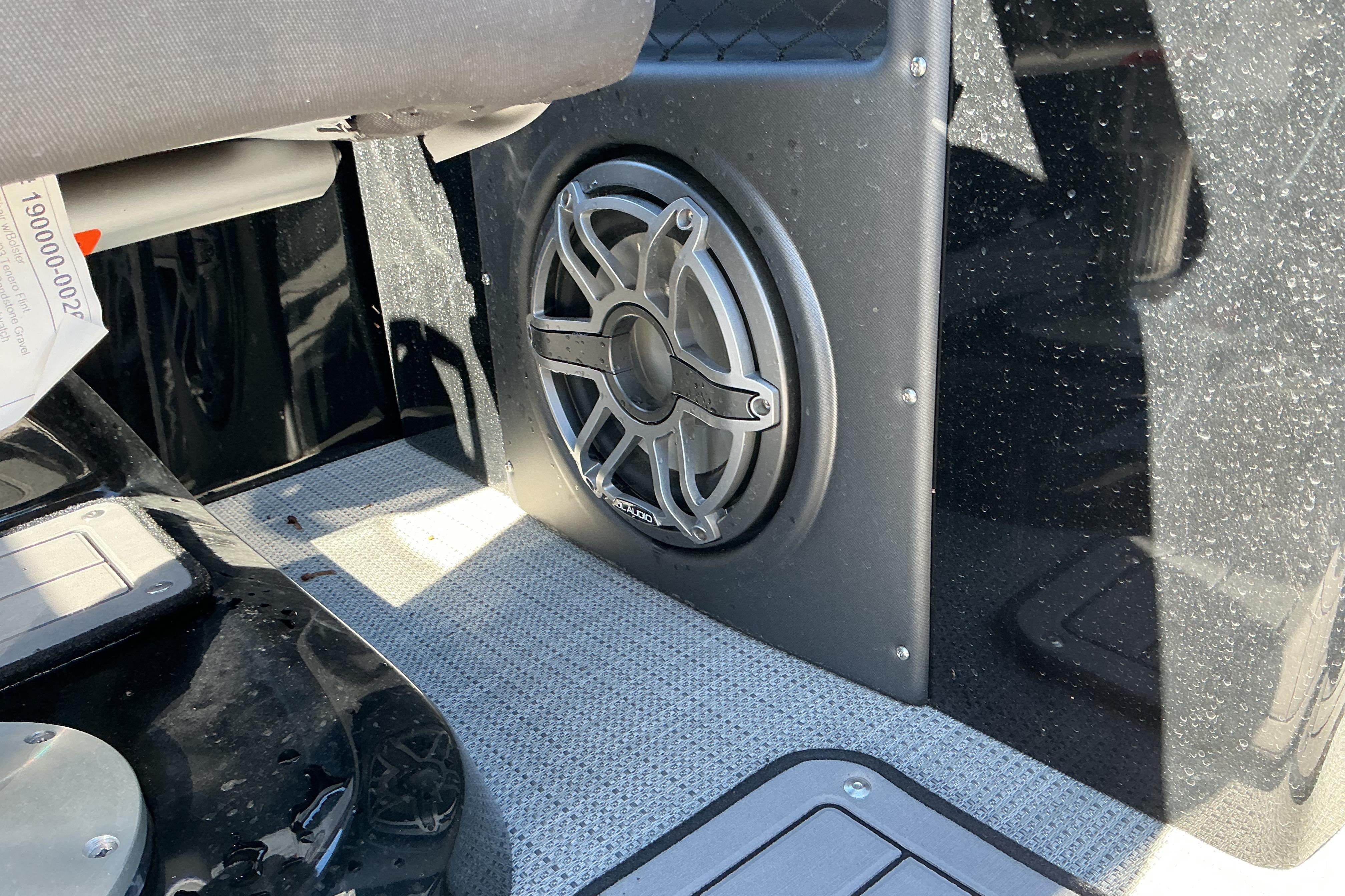 2024 Manitou 25 X-Plode XT SRS speaker detail on boat interior.