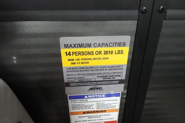 2025 Flagship Pontoons D25CU XT Tritoon - 17