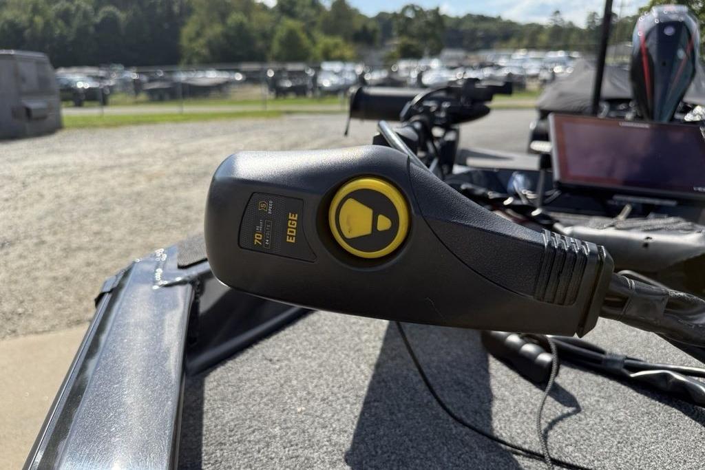 Close-up of a 2023 Vexus AVX189 boat's trolling motor control handle.