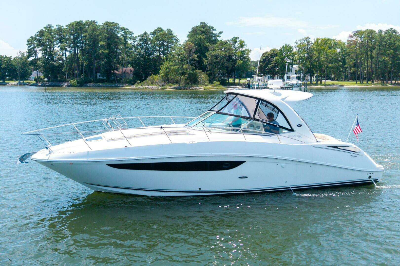 2013 Sea Ray 370 Sundancer - Image 6