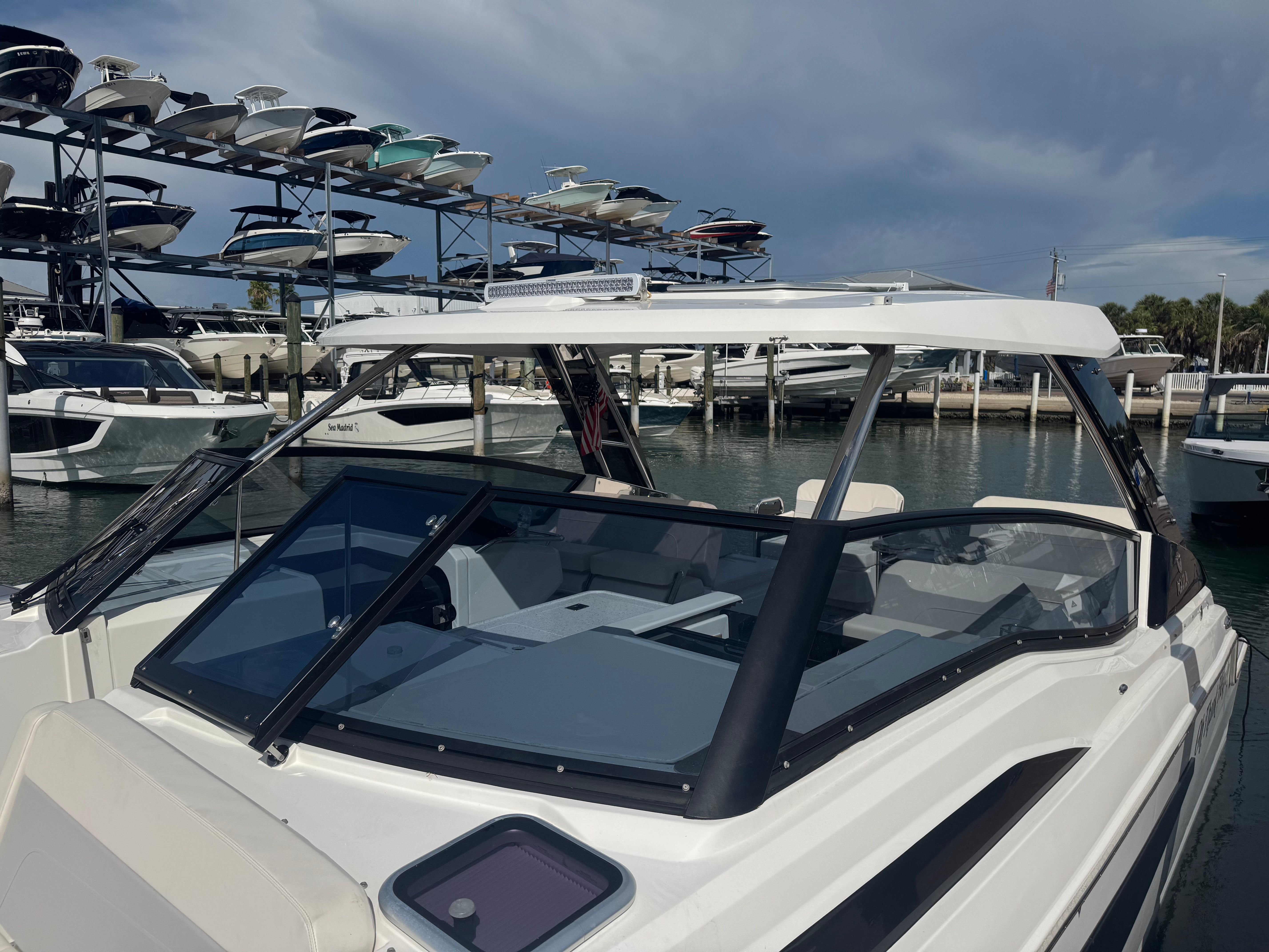 2024 Aquila 32 Sport - 11