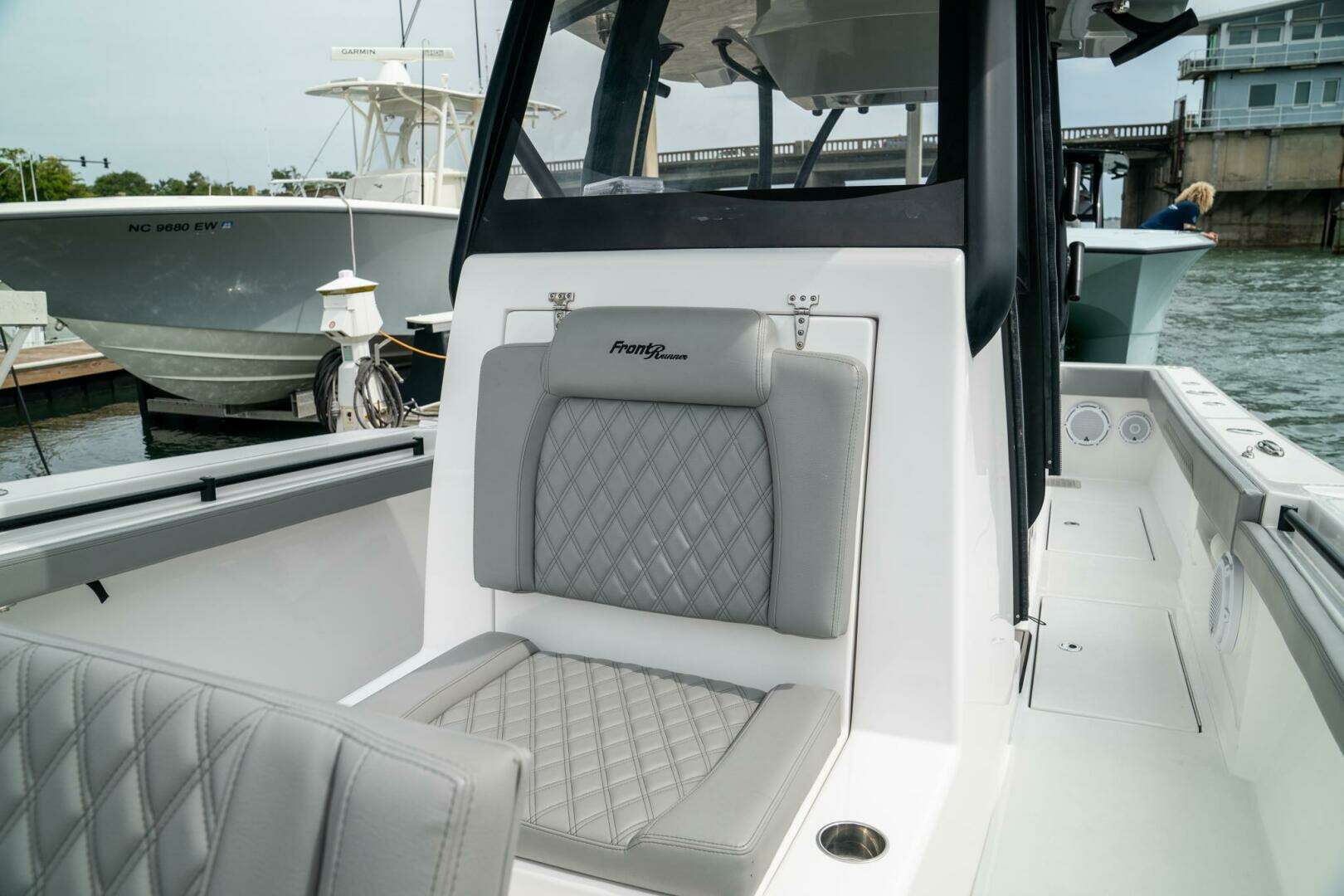 2026 Front Runner 33 Center Console - Image 8