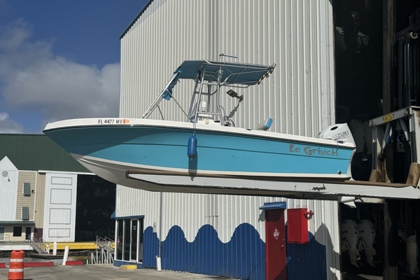 2005 Angler 204
