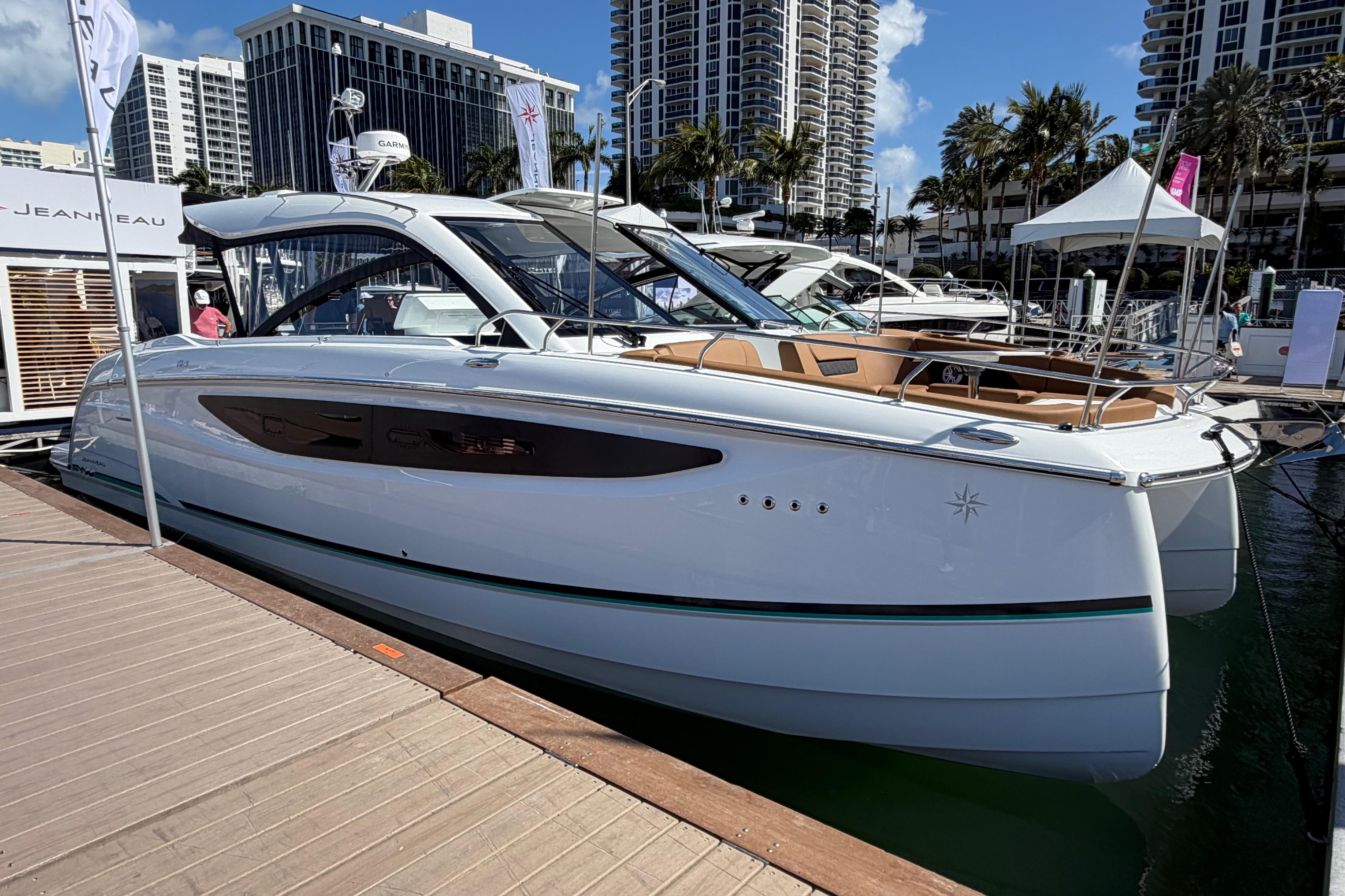 2026 Jeanneau TH38