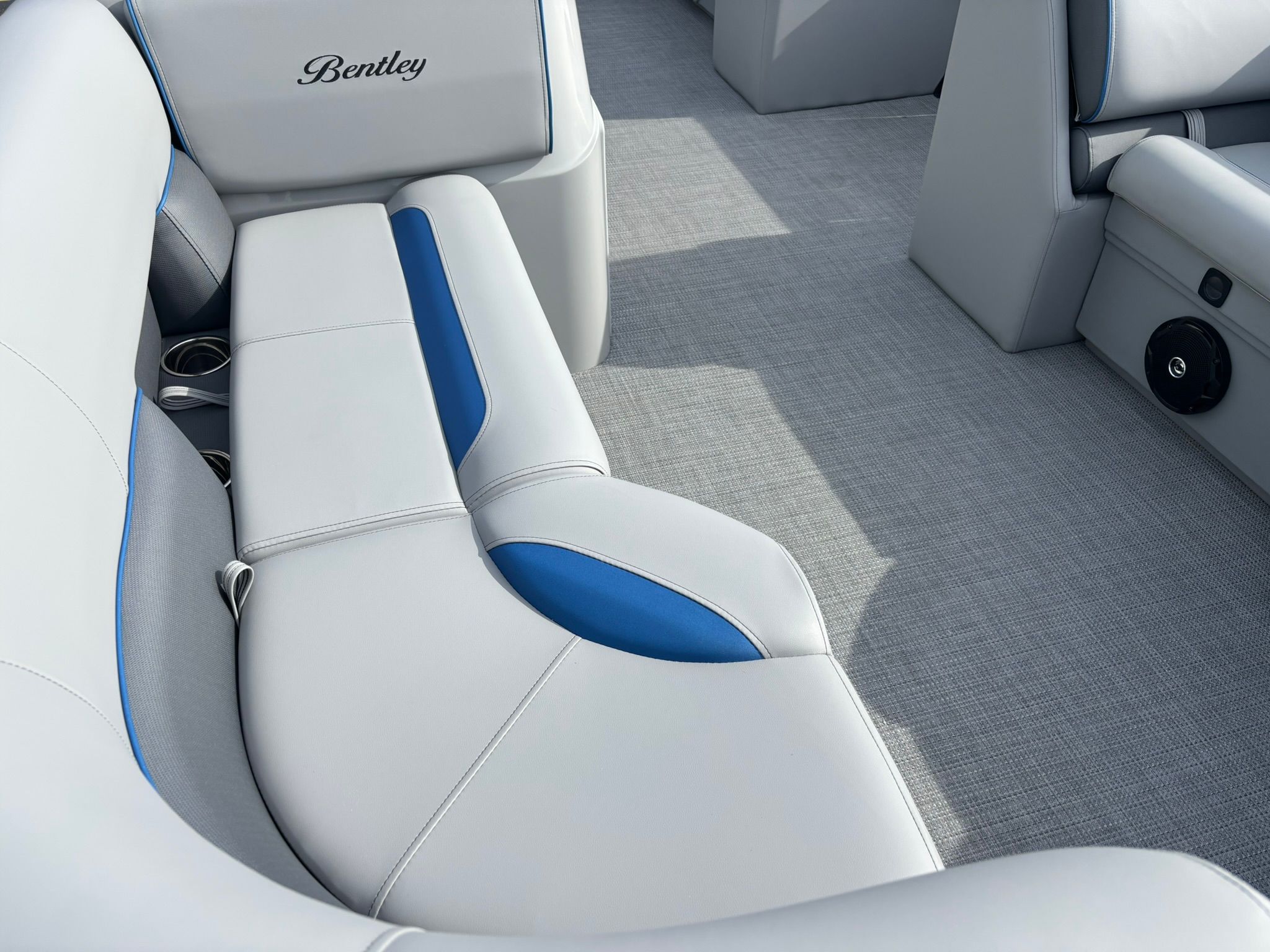 2027 Bentley Pontoons 223 Bolt - 8